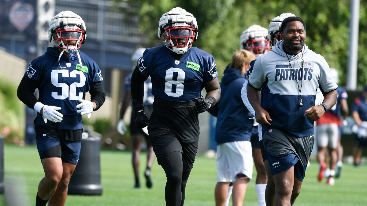 New England Patriots linebackers coach Jerod Mayo